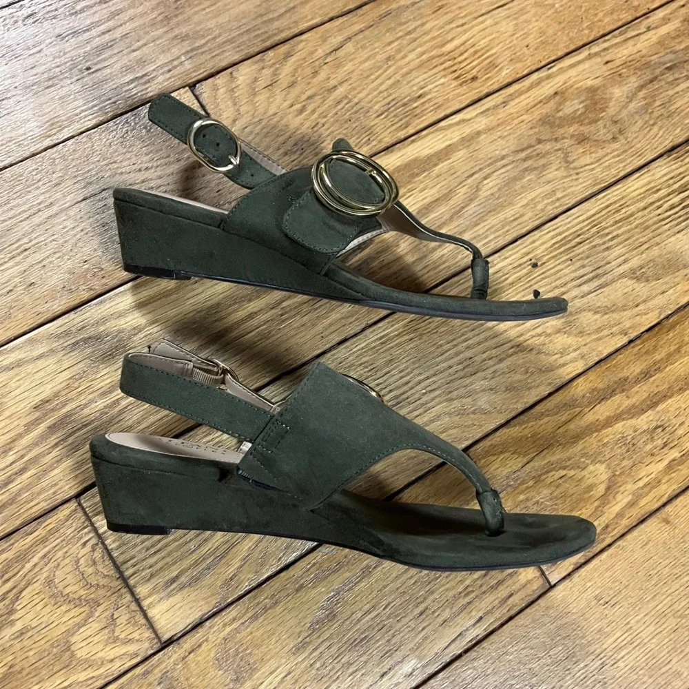 Alfani Step N Flex Womens‎ 6M Olive Green Wedge Thong Sandals Buckle Slingback